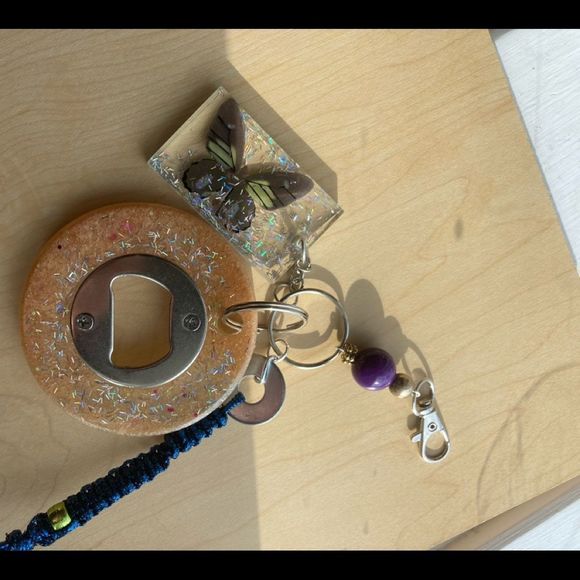 Bottle opener keychain - Picture 9 of 17